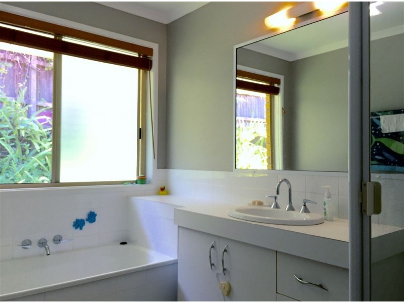 6 Leonarda Drive, Arana Hills QLD 4054