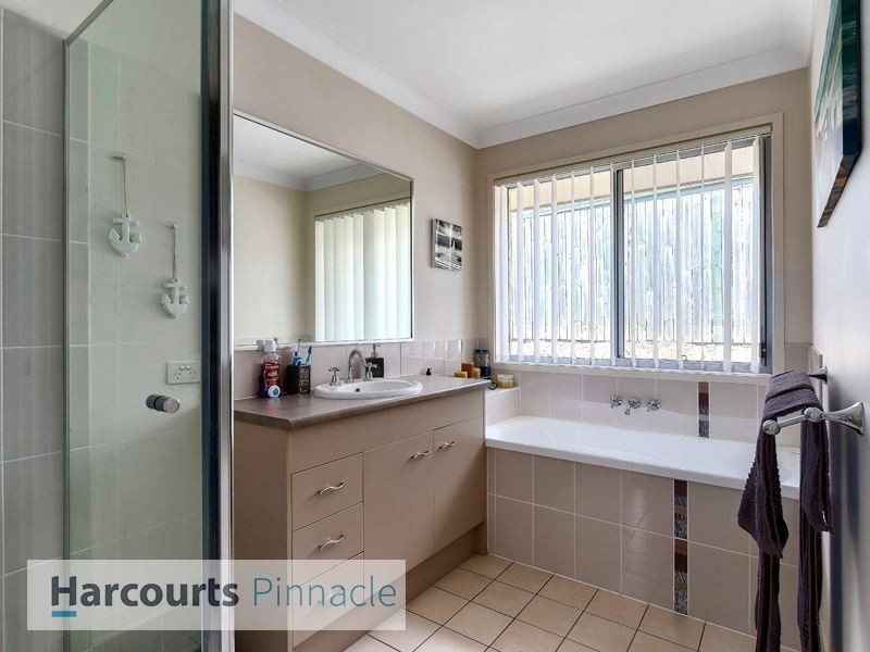 10 Robinia Court, Morayfield QLD 4506