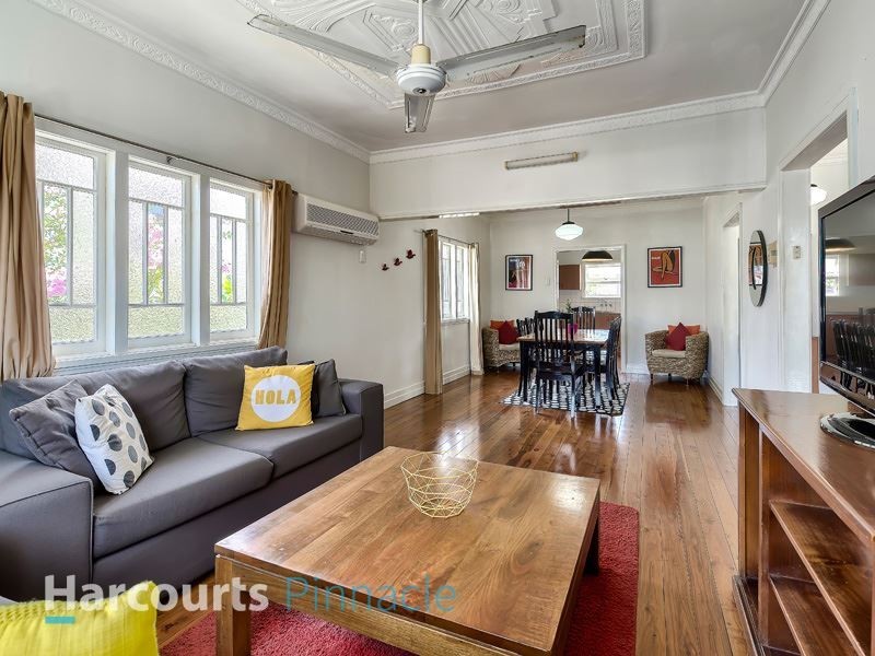 15 Hoskins St, Sandgate QLD 4017