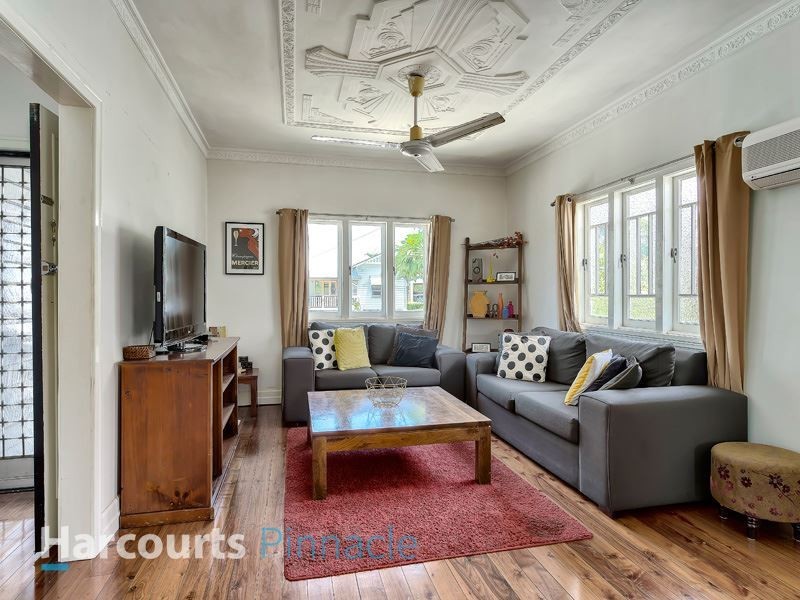 15 Hoskins St, Sandgate QLD 4017