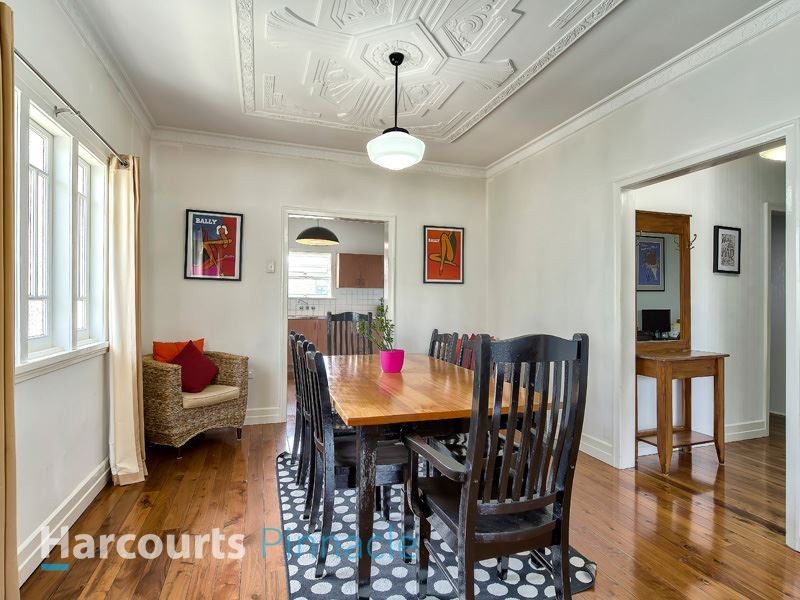 15 Hoskins St, Sandgate QLD 4017