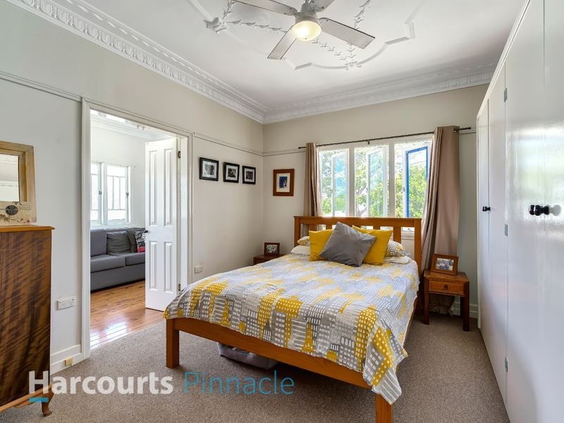 15 Hoskins St, Sandgate QLD 4017