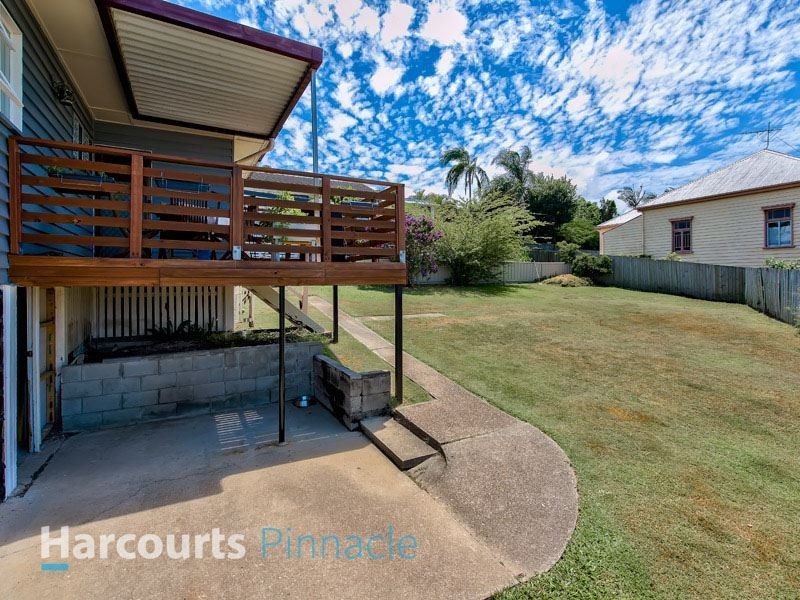 15 Hoskins St, Sandgate QLD 4017