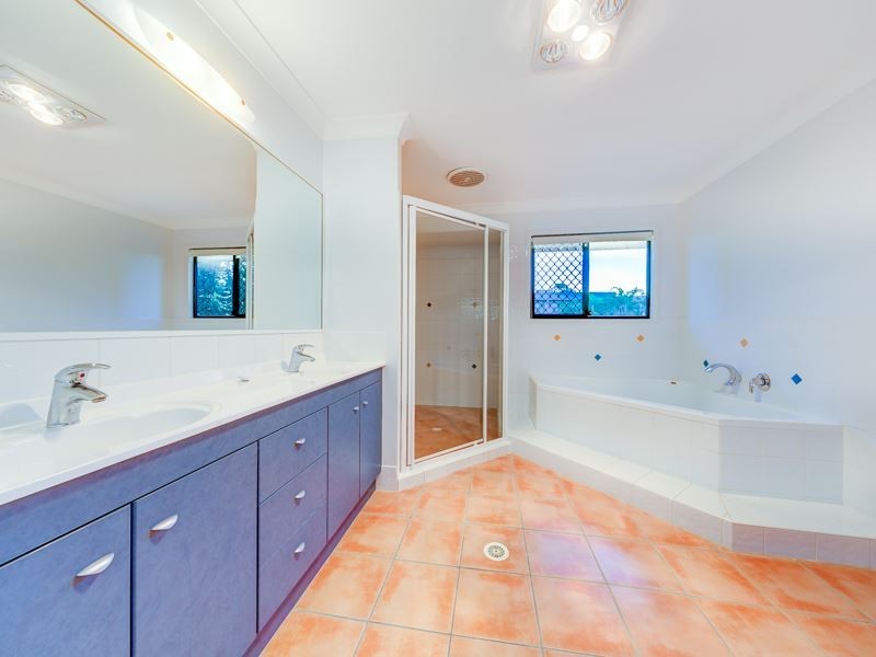 30 Palmetto Place, Bridgeman Downs QLD 4035