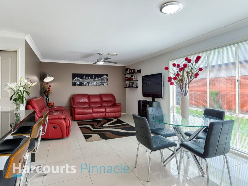 198 Saturn Cr, Bridgeman Downs QLD 4035