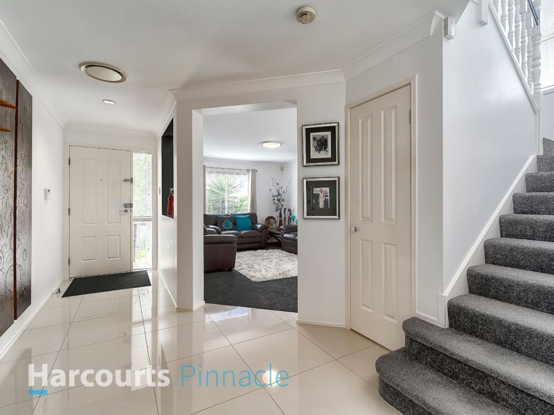 198 Saturn Cr, Bridgeman Downs QLD 4035