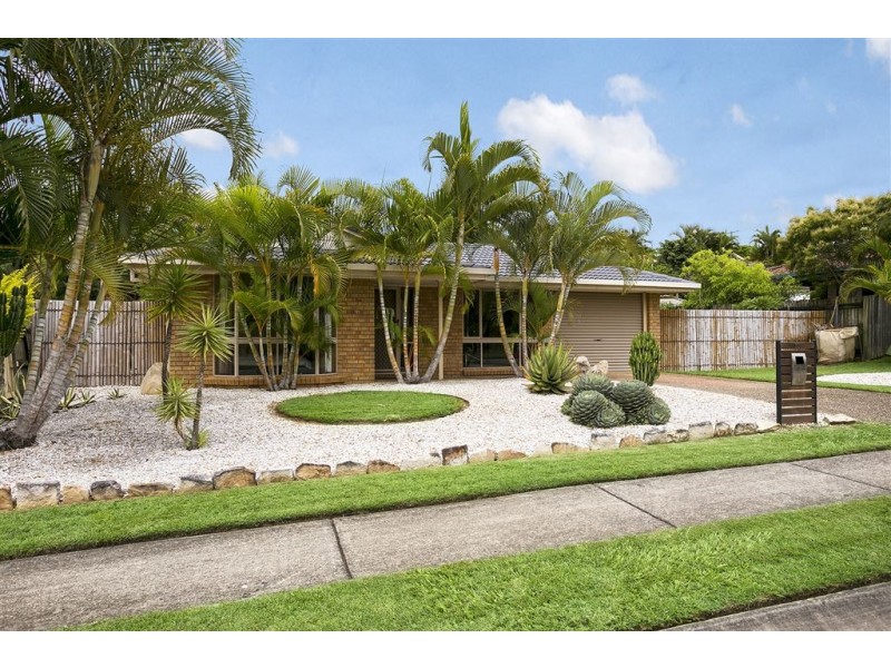 13 Cania Street, Petrie QLD 4502