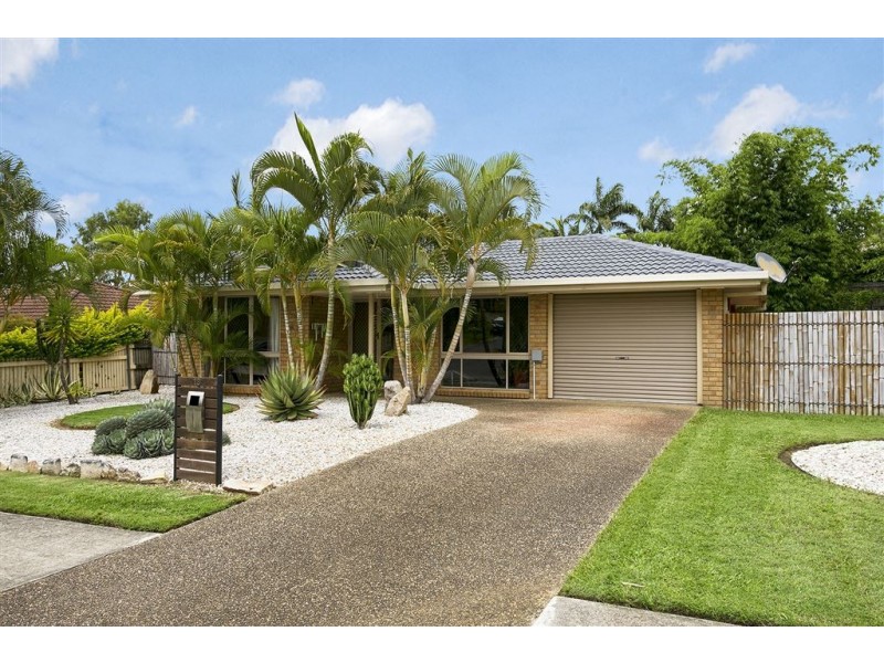 13 Cania Street, Petrie QLD 4502