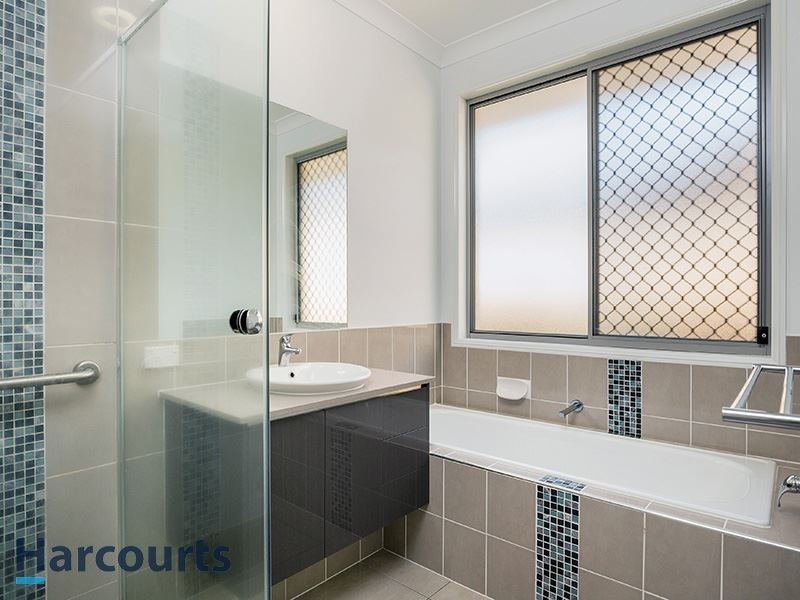 27 Fleet Circuit, Bray Park QLD 4500