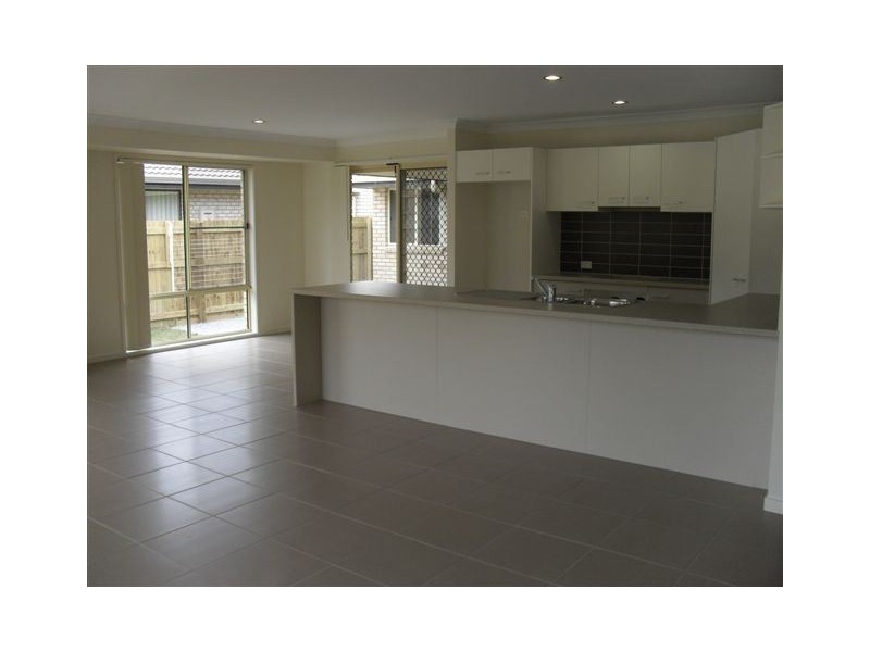 7 Bangalow Street, Morayfield QLD 4506