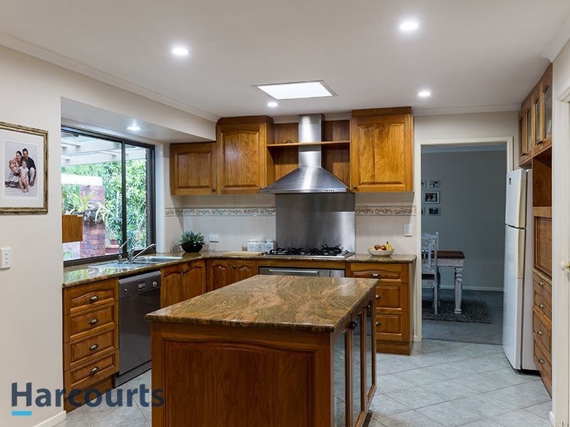 10 Chartres Ct, Petrie QLD 4502