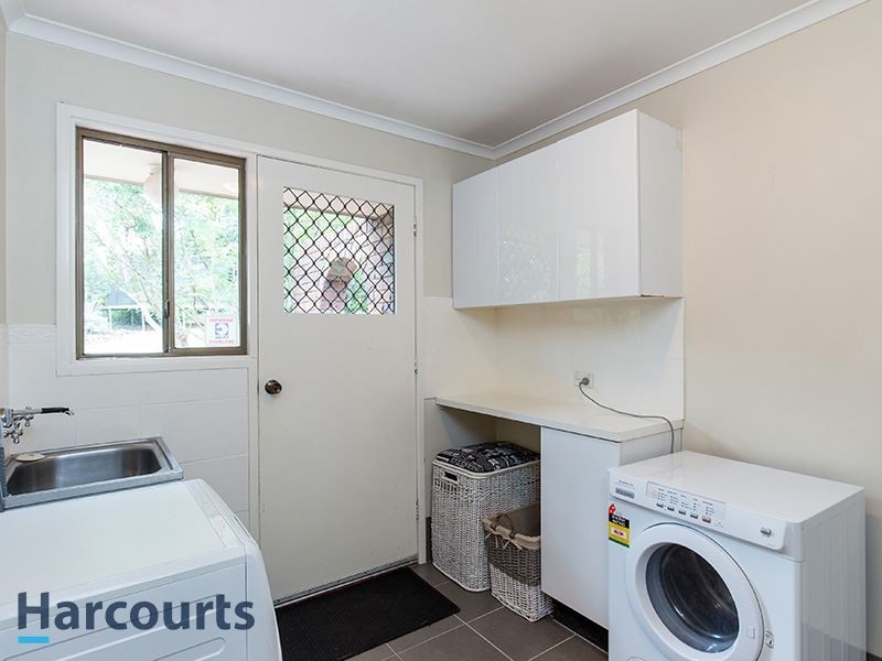 10 Chartres Ct, Petrie QLD 4502