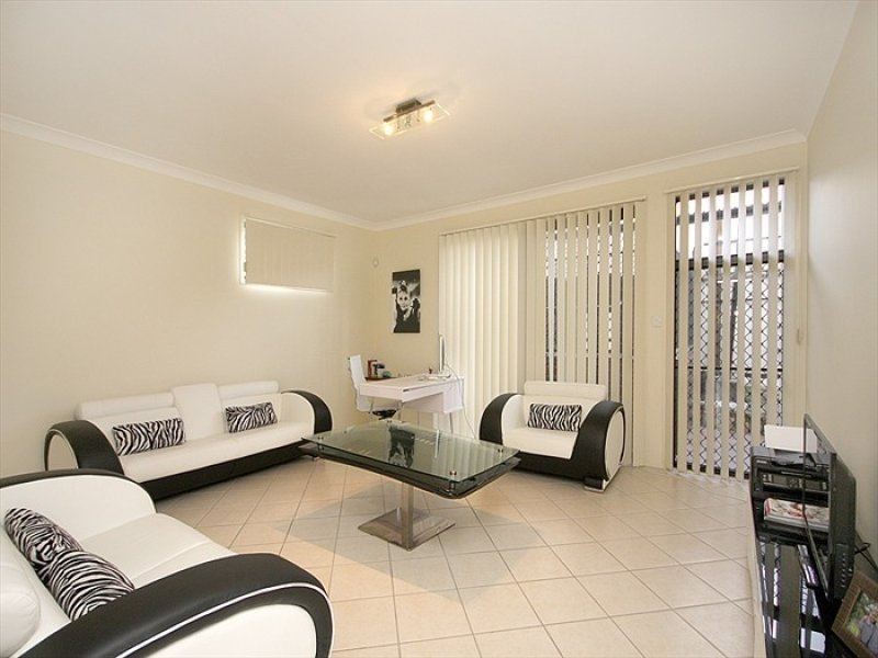 2 Amorosa Ct, Eatons Hill QLD 4037