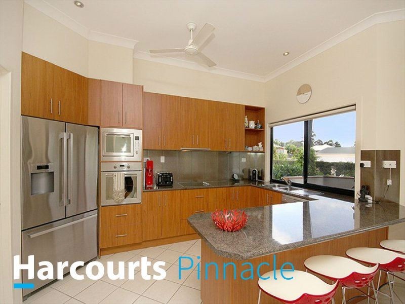 2 Amorosa Ct, Eatons Hill QLD 4037
