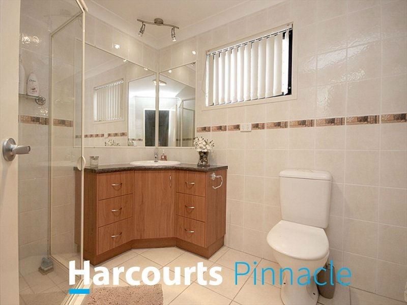 2 Amorosa Ct, Eatons Hill QLD 4037