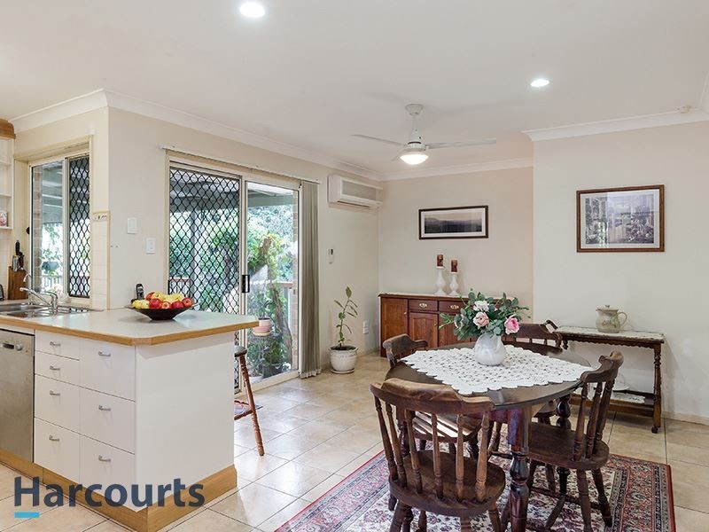 4 Tokai Ct, Petrie QLD 4502