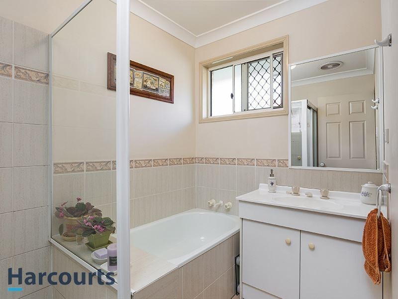 4 Tokai Ct, Petrie QLD 4502