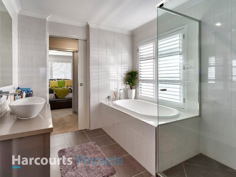 12 Sovereign Place, Bridgeman Downs QLD 4035