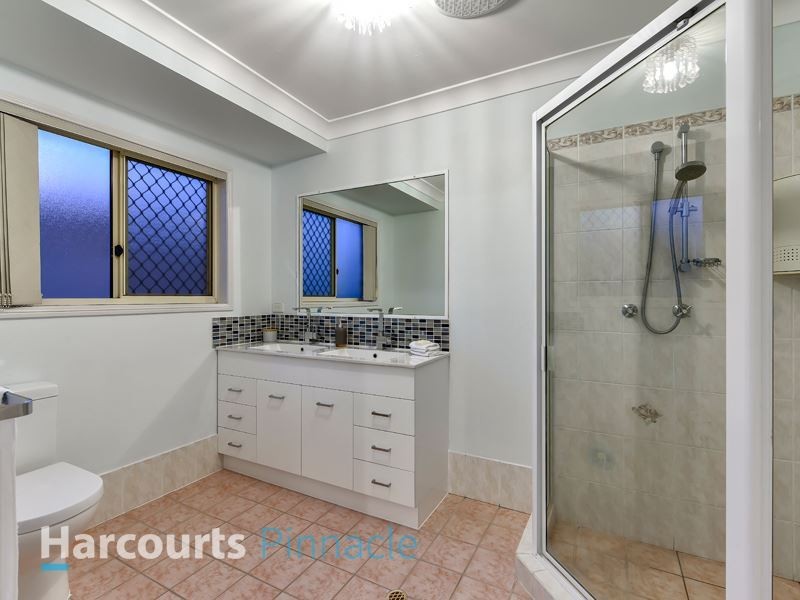 4 Boondooma Circuit, Albany Creek QLD 4035