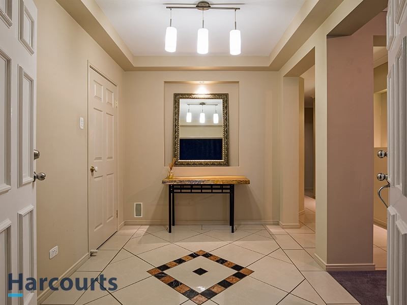 7 Rene Court, Cashmere QLD 4500