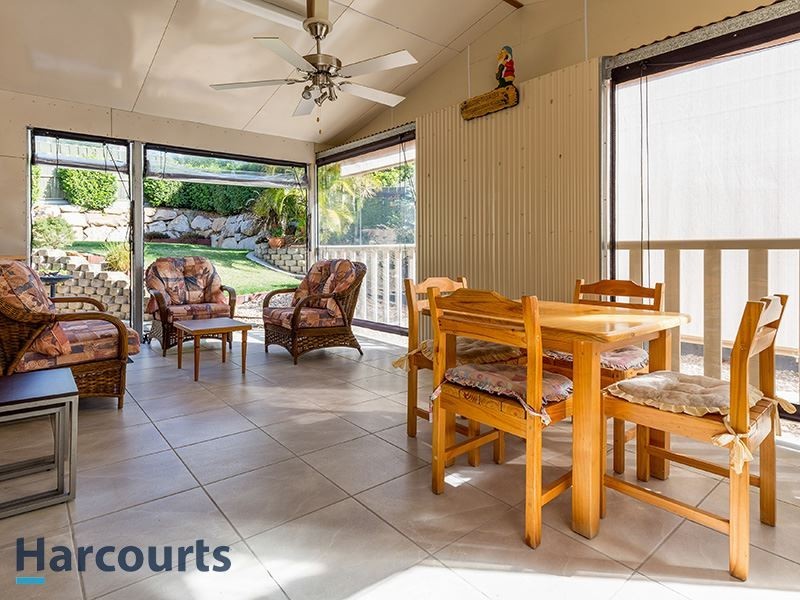 4 Ruby Crescent, Petrie QLD 4502