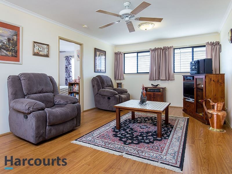 4 Ruby Crescent, Petrie QLD 4502