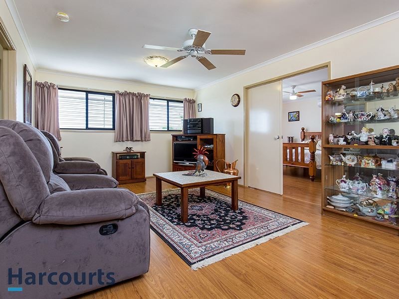 4 Ruby Crescent, Petrie QLD 4502