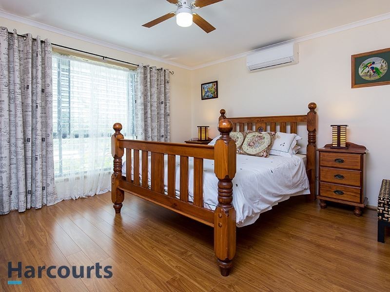 4 Ruby Crescent, Petrie QLD 4502