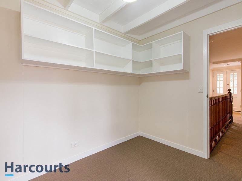 12 Pymble Ave, Petrie QLD 4502