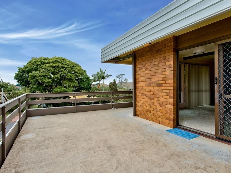 11 Dimboola Street, Bridgeman Downs QLD 4035