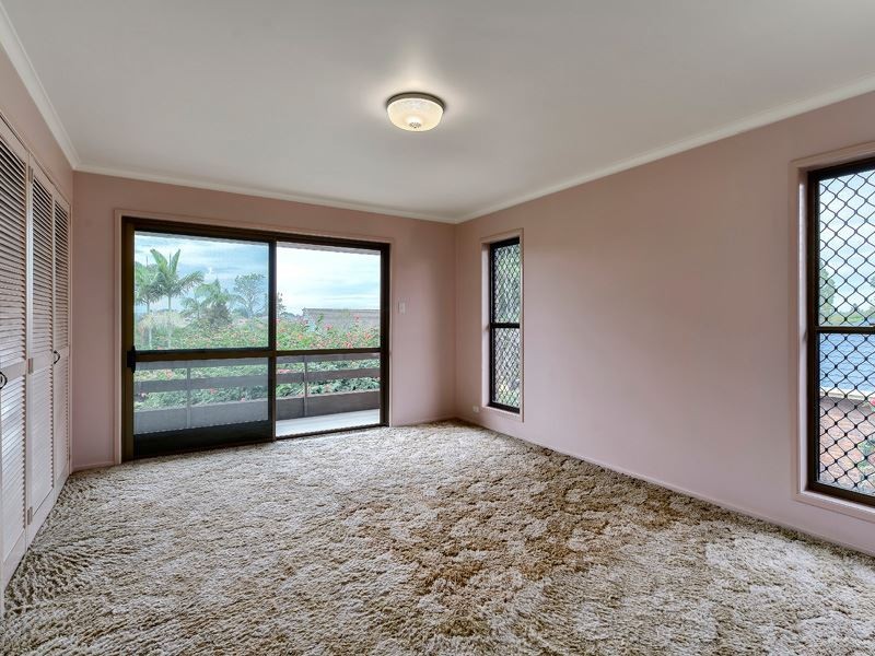 11 Dimboola Street, Bridgeman Downs QLD 4035