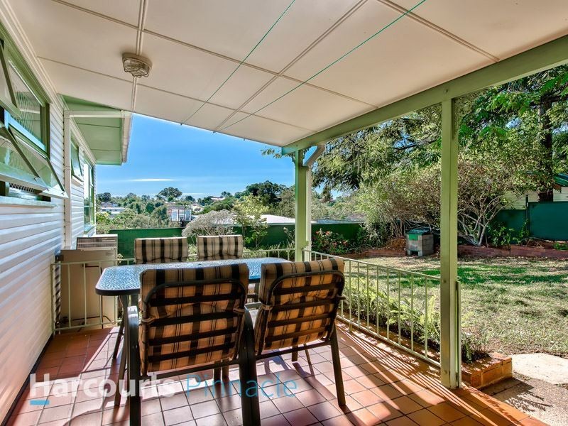 9 Dalkeith Street, Chermside West QLD 4032