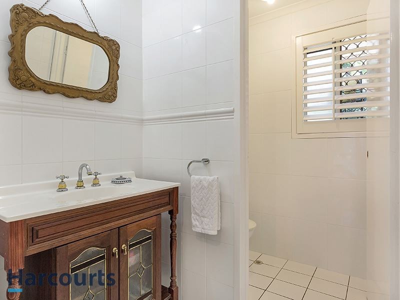 45 Eucumbene Dr, Petrie QLD 4502