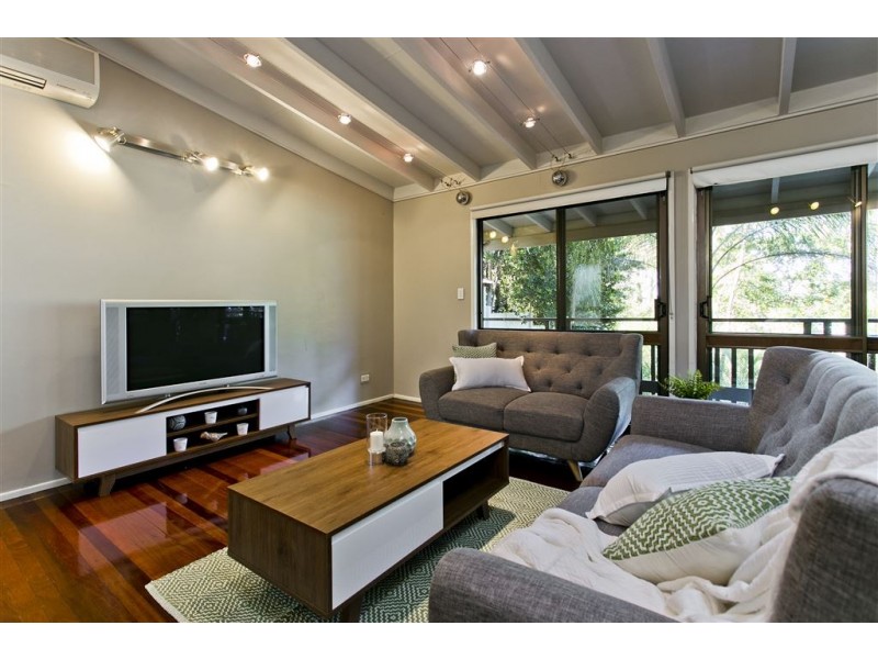 101 Plucks Rd, Arana Hills QLD 4054