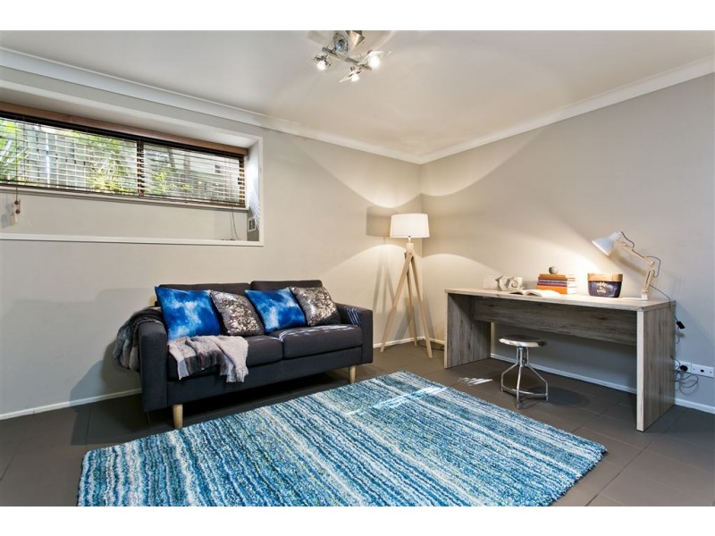 101 Plucks Rd, Arana Hills QLD 4054