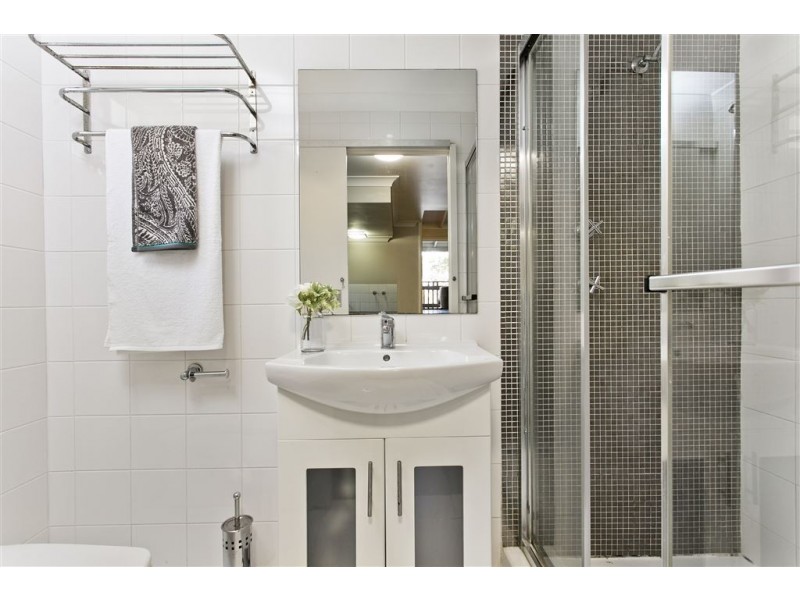 101 Plucks Rd, Arana Hills QLD 4054