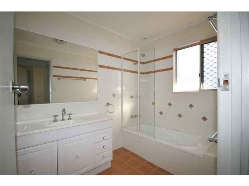 18 Meecham Street, Grange QLD 4051