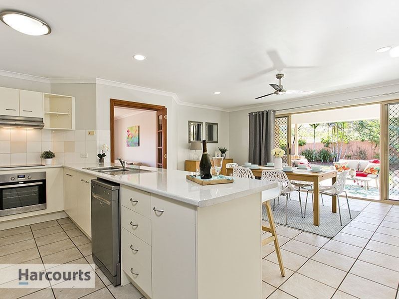 24 Hillenvale Avenue, Arana Hills QLD 4054