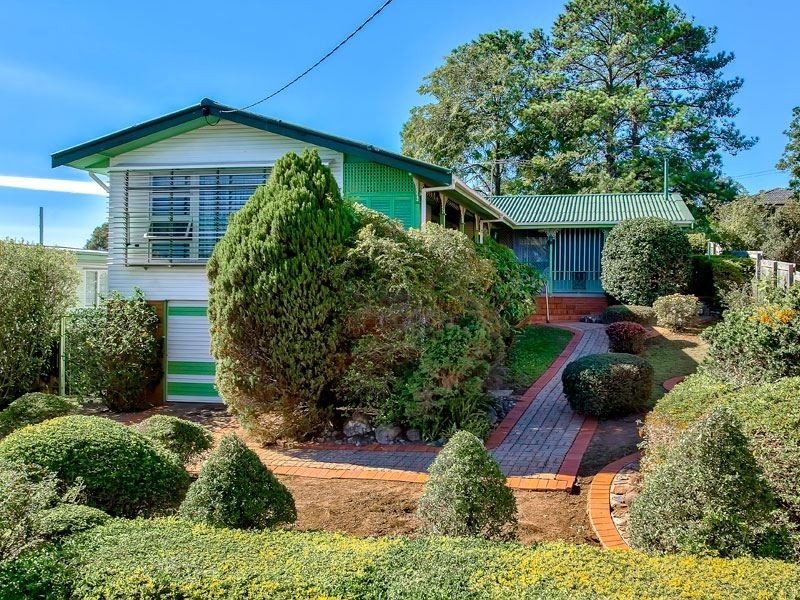 9 Dalkeith Street, Chermside West QLD 4032