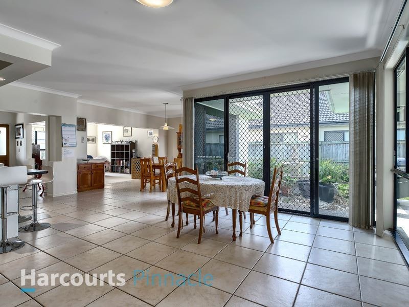 5 Oltrarno Place, Bridgeman Downs QLD 4035