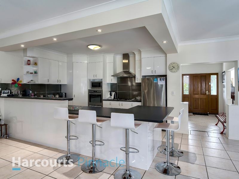 5 Oltrarno Place, Bridgeman Downs QLD 4035