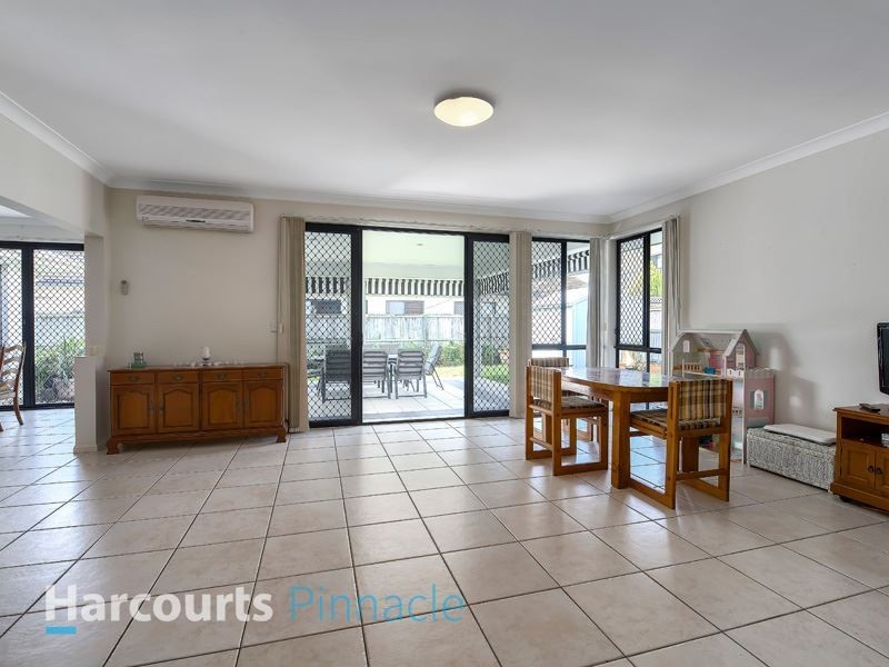 5 Oltrarno Place, Bridgeman Downs QLD 4035