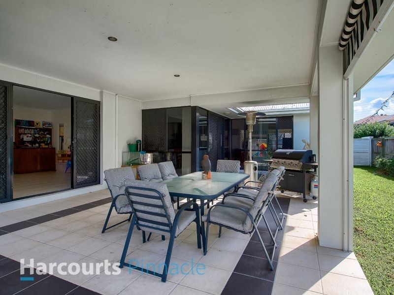 5 Oltrarno Place, Bridgeman Downs QLD 4035