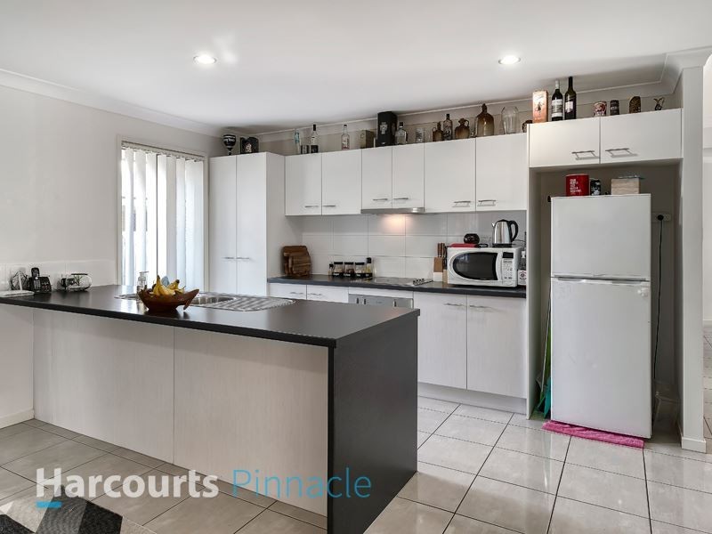 18 Bangalow Street, Morayfield QLD 4506