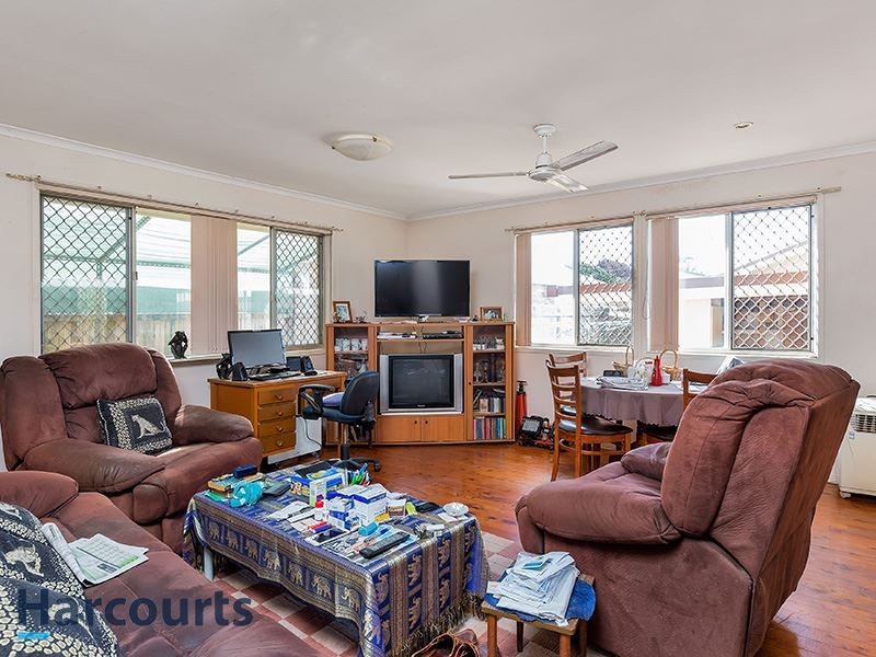 7 James St, Scarborough QLD 4020