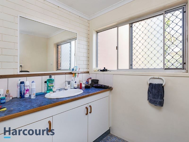 7 James St, Scarborough QLD 4020