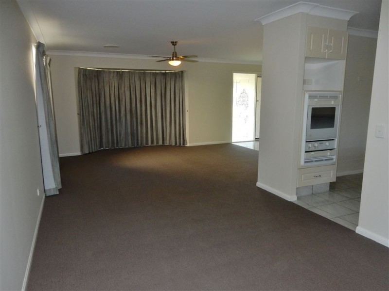 14 Marlock Close, Bridgeman Downs QLD 4035