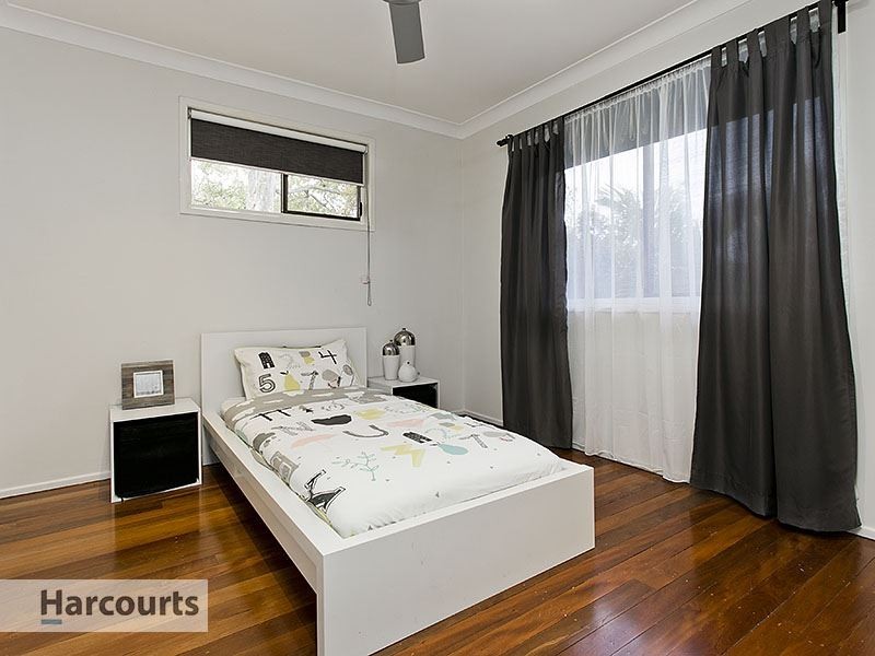 6 Mona Vale Way, Petrie QLD 4502