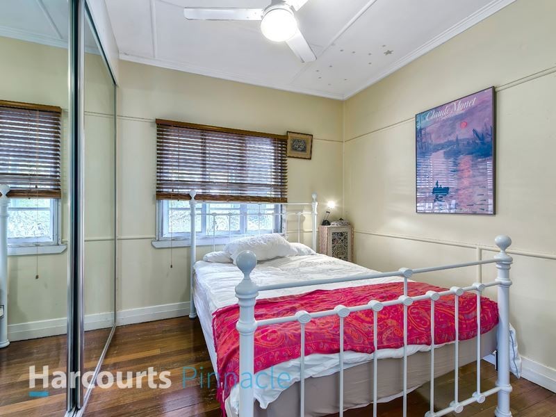 66 Hoskins St, Sandgate QLD 4017