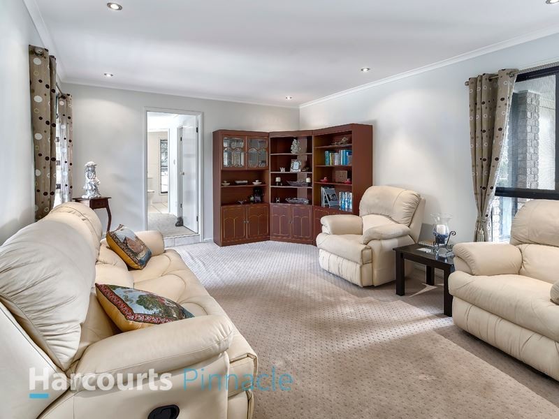 6 Voyager Circuit, Bridgeman Downs QLD 4035